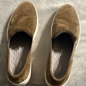Clarks Women's Brown Suede Slip-On Sneakers